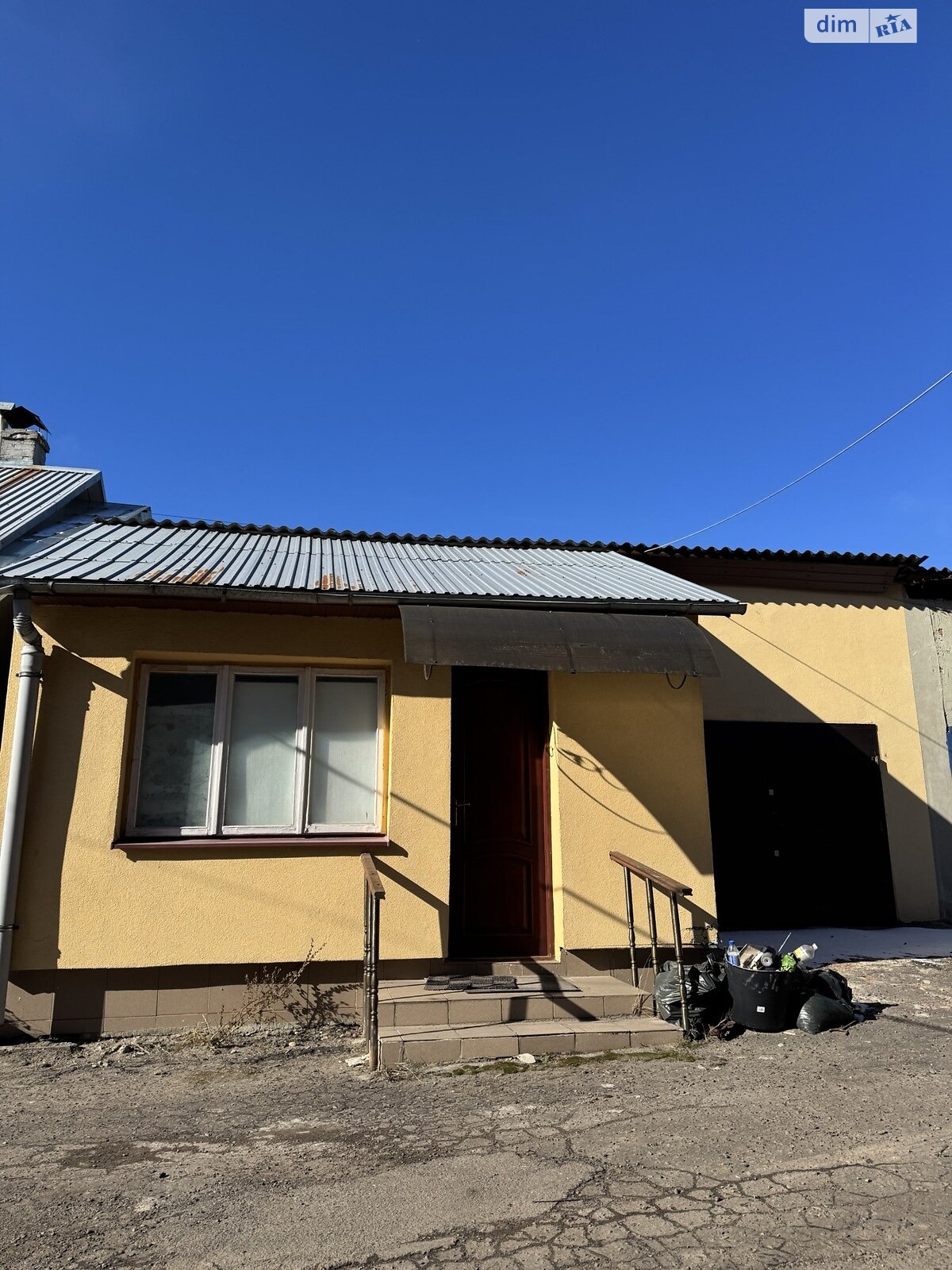 Отдельно стоящий гараж под легковое авто в Львове, площадь 19 кв.м. фото 1 Отдельно стоящий гараж под легковое авто в Львове, площадь 19 кв.м. фото 1