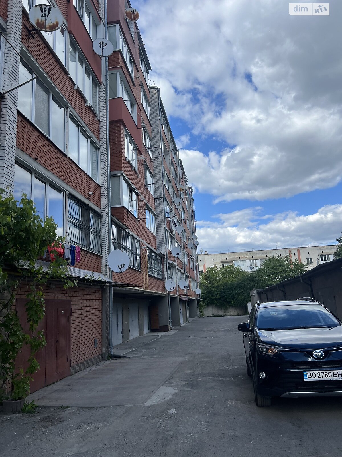 Отдельно стоящий гараж под легковое авто в Тернополе, площадь 26 кв.м. фото 1