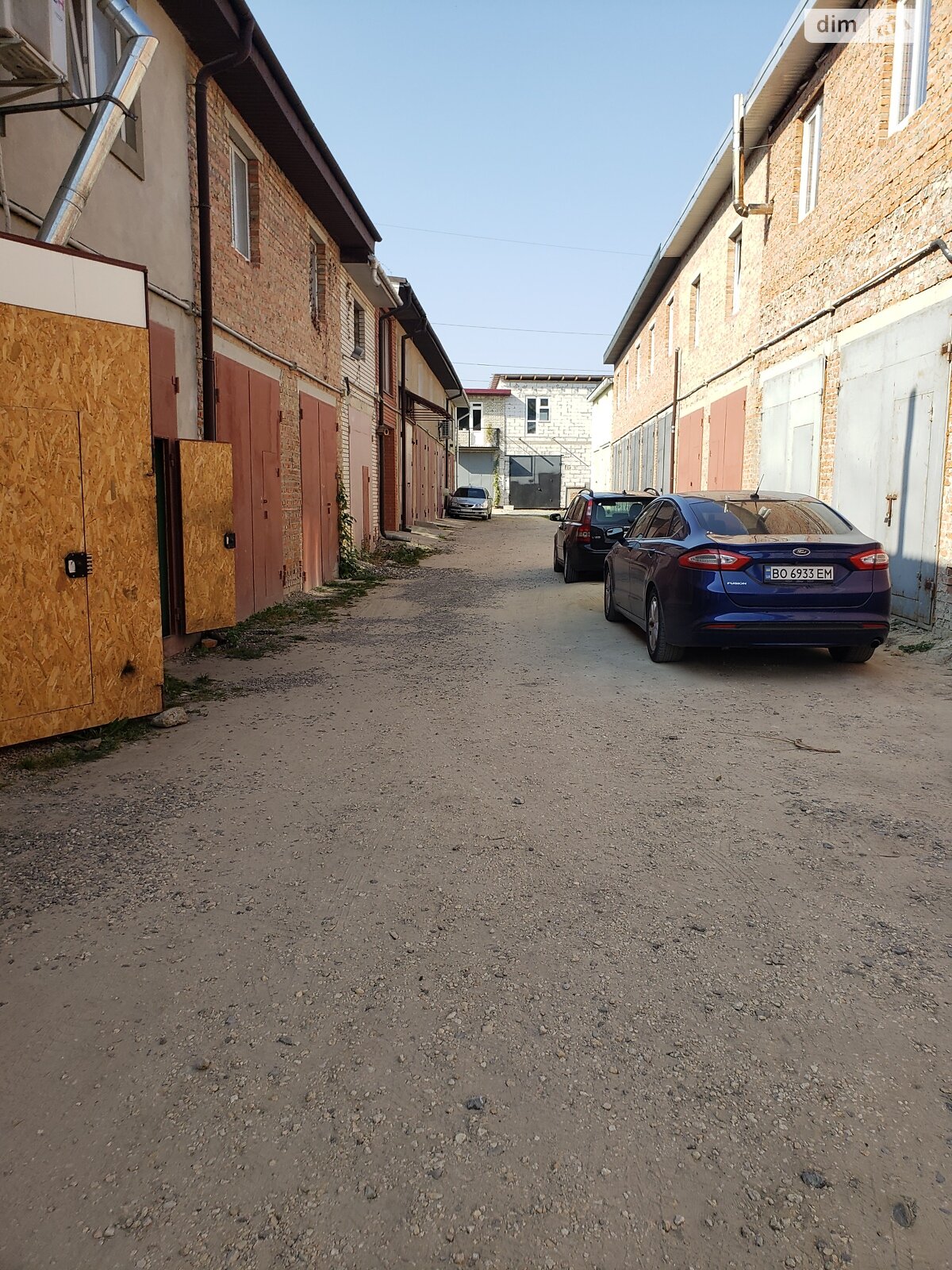 Отдельно стоящий гараж под легковое авто в Тернополе, площадь 140 кв.м. фото 1