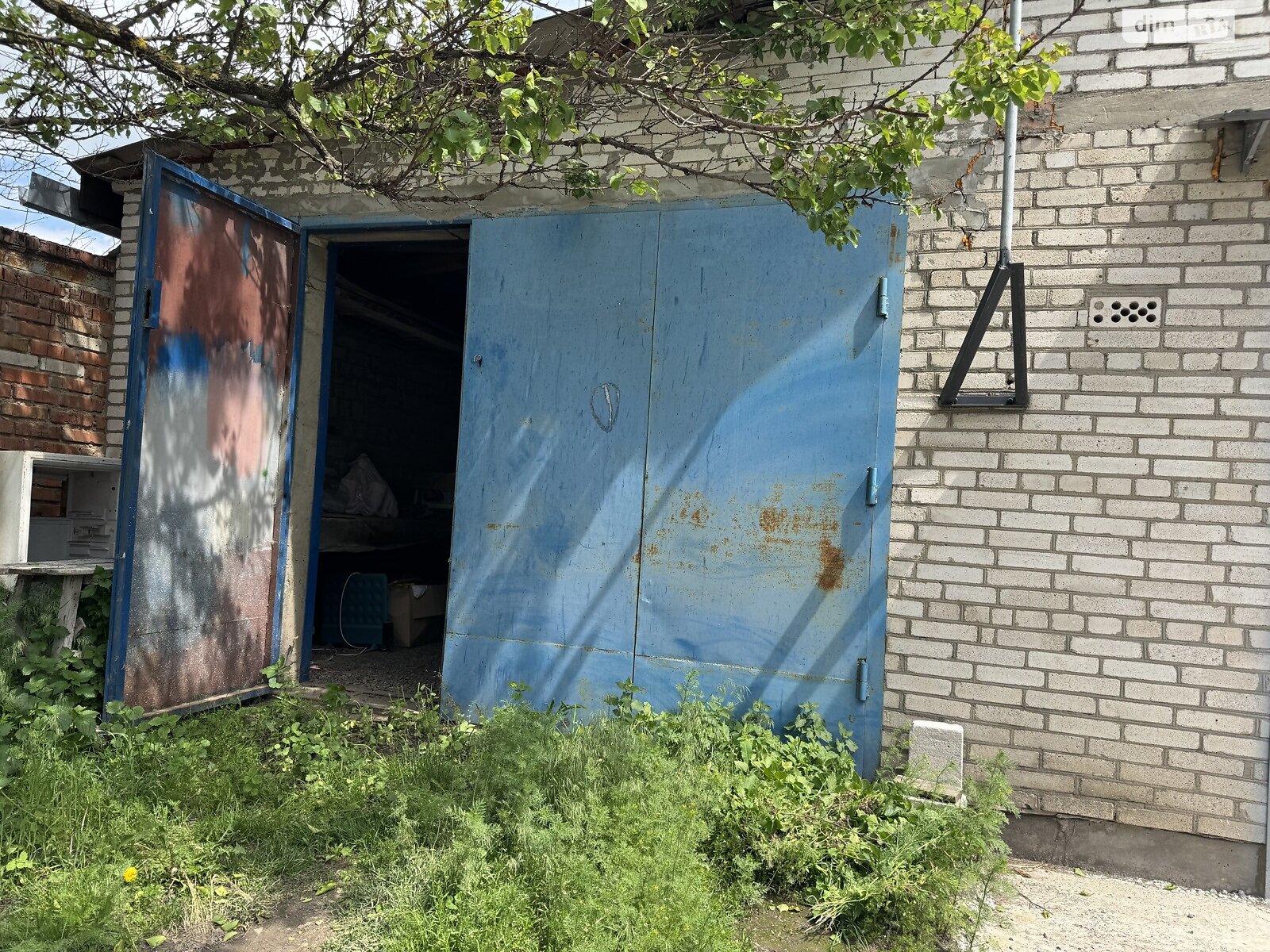 Отдельно стоящий гараж под бус в Виннице, площадь 45 кв.м. фото 1 Отдельно стоящий гараж под бус в Виннице, площадь 45 кв.м. фото 1