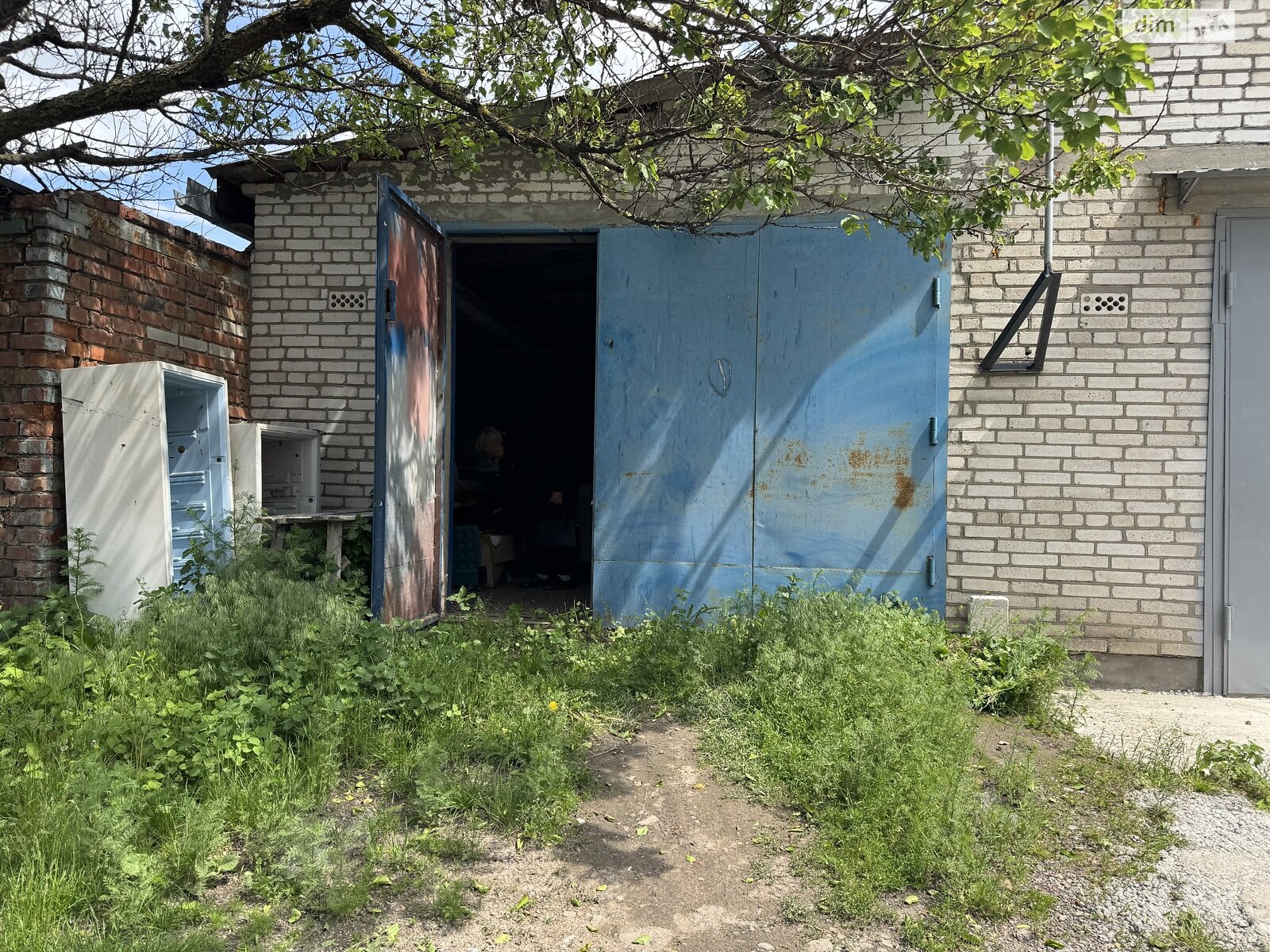 Отдельно стоящий гараж под бус в Виннице, площадь 45 кв.м. фото 1 Отдельно стоящий гараж под бус в Виннице, площадь 45 кв.м. фото 1