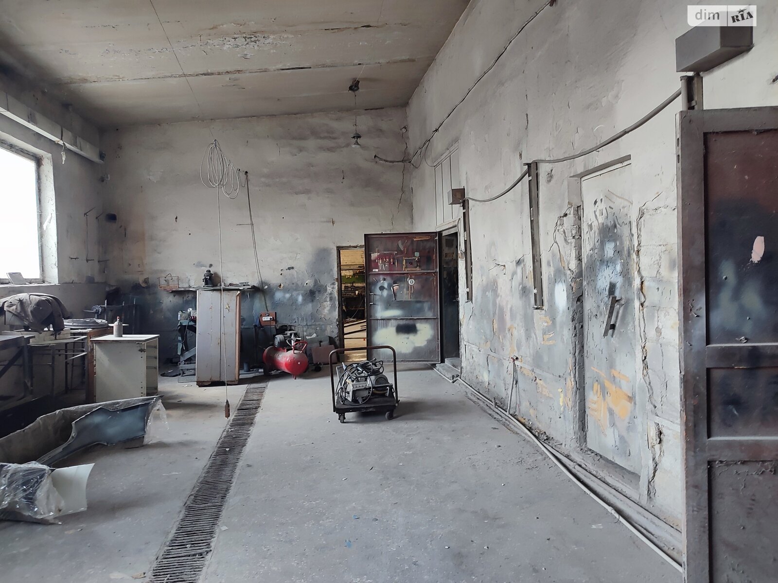 Отдельно стоящий гараж под бус в Виннице, площадь 180 кв.м. фото 1