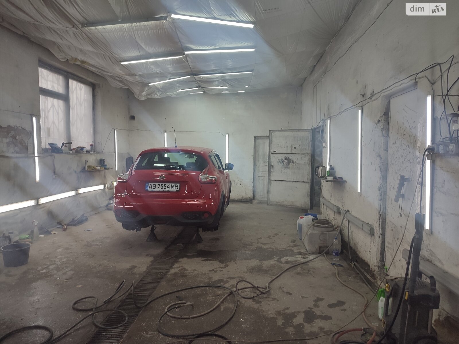 Отдельно стоящий гараж под бус в Виннице, площадь 180 кв.м. фото 1