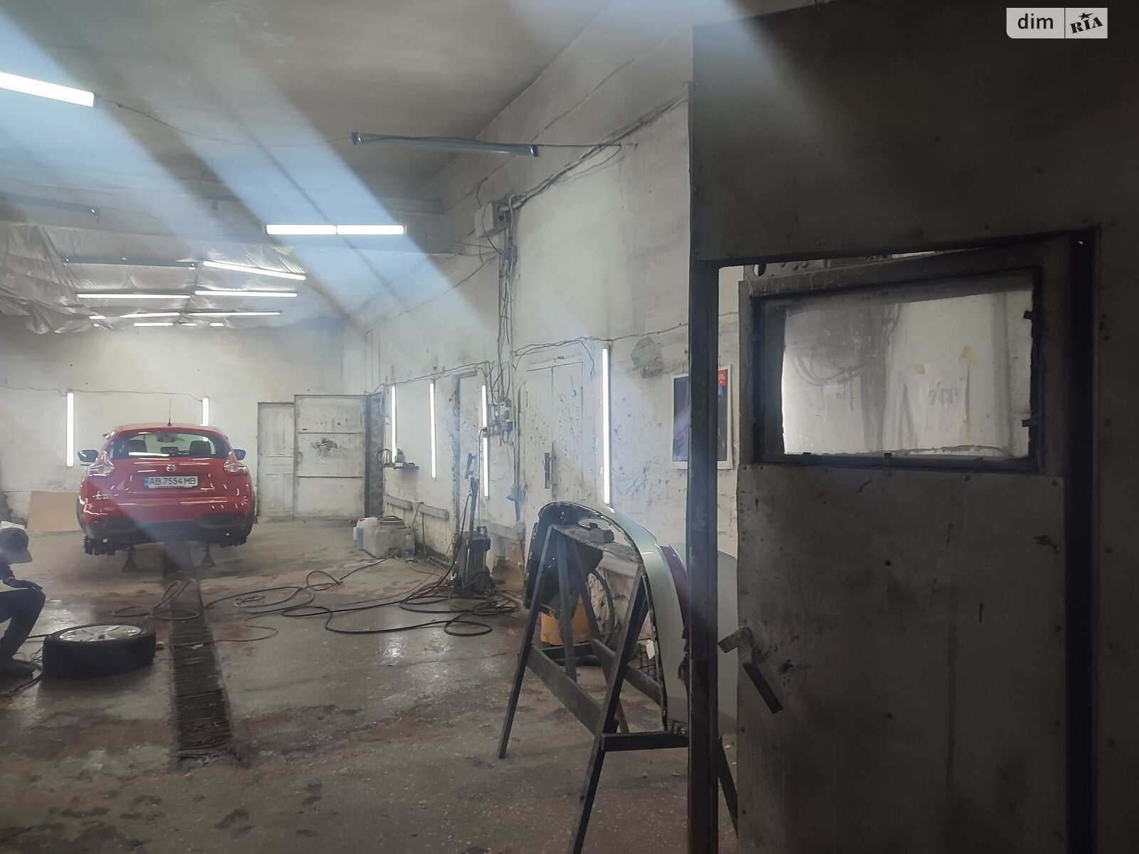 Отдельно стоящий гараж под бус в Виннице, площадь 180 кв.м. фото 1