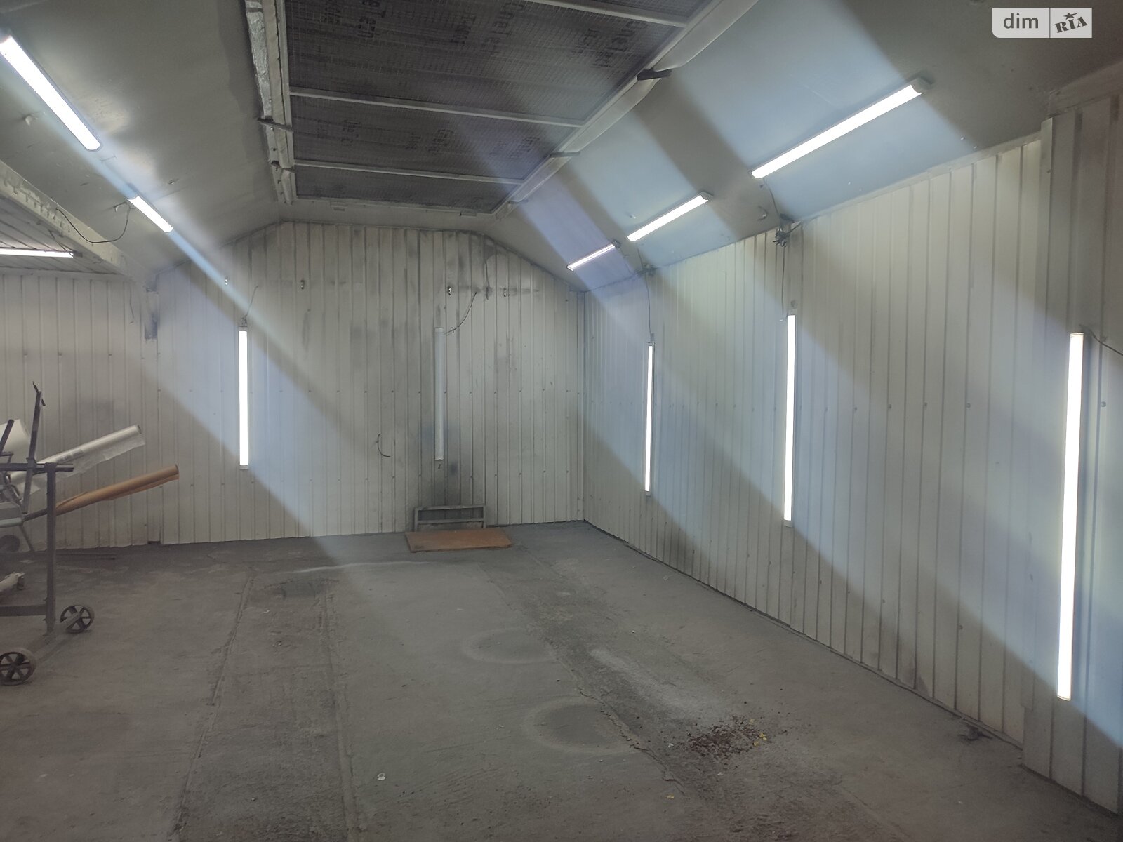 Отдельно стоящий гараж под бус в Виннице, площадь 180 кв.м. фото 1