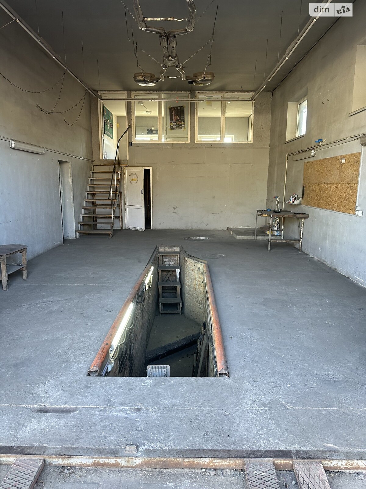 Отдельно стоящий гараж универсальный в Виннице, площадь 74 кв.м. фото 1 Отдельно стоящий гараж универсальный в Виннице, площадь 74 кв.м. фото 1