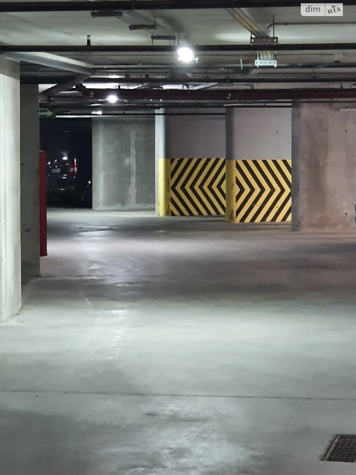 Место на подземном паркинге под легковое авто в Киеве, площадь 34 кв.м. фото 1