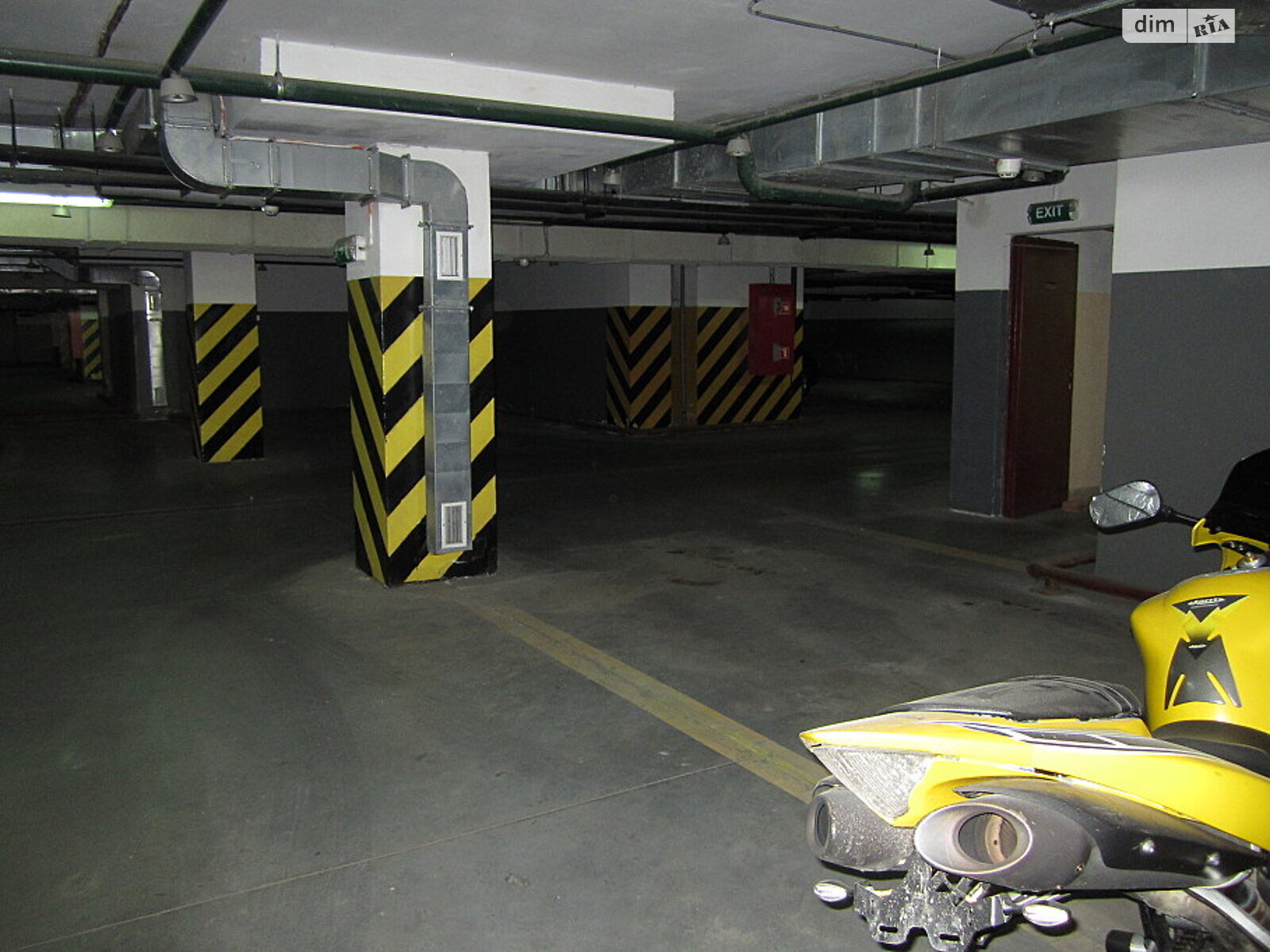 Место на подземном паркинге под легковое авто в Киеве, площадь 22 кв.м. фото 1