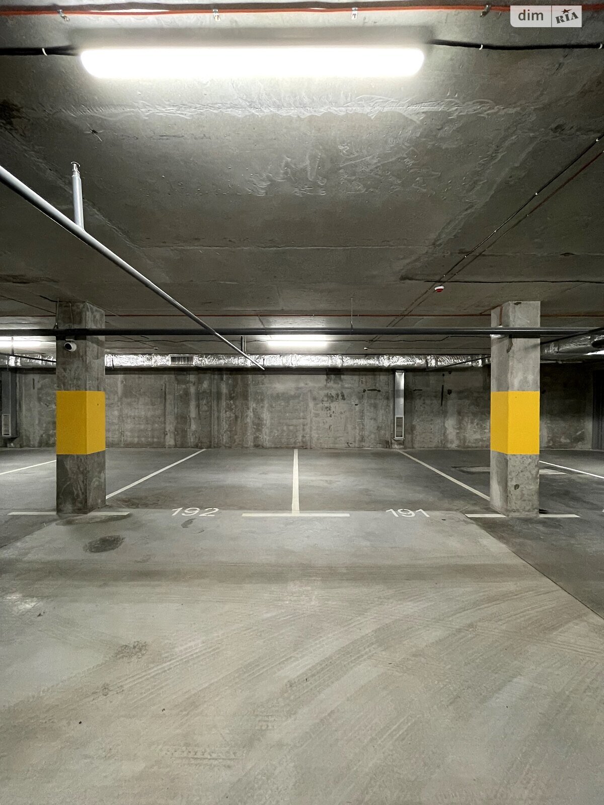 Место на подземном паркинге универсальный в Днепре, площадь 17 кв.м. фото 1
