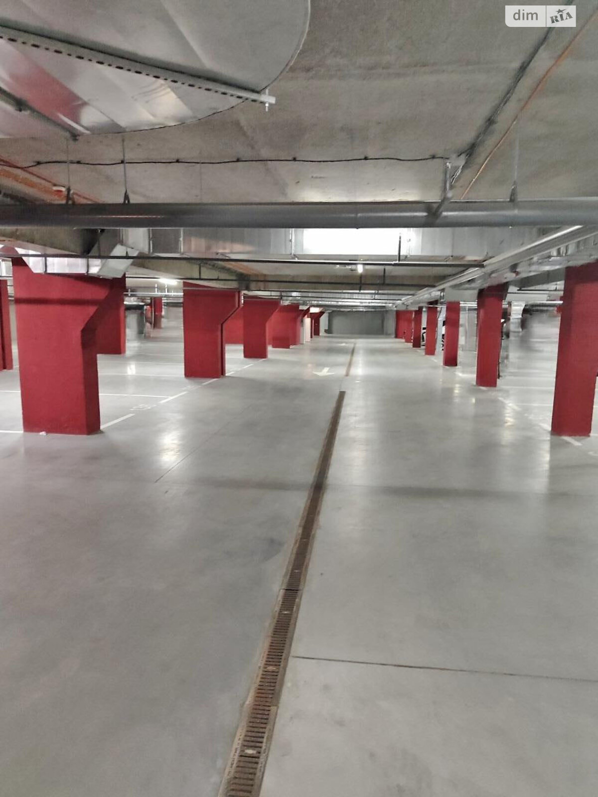 Місце на підземному паркінгу під легкове авто в Дніпрі, площа 26.5 кв.м. фото 1