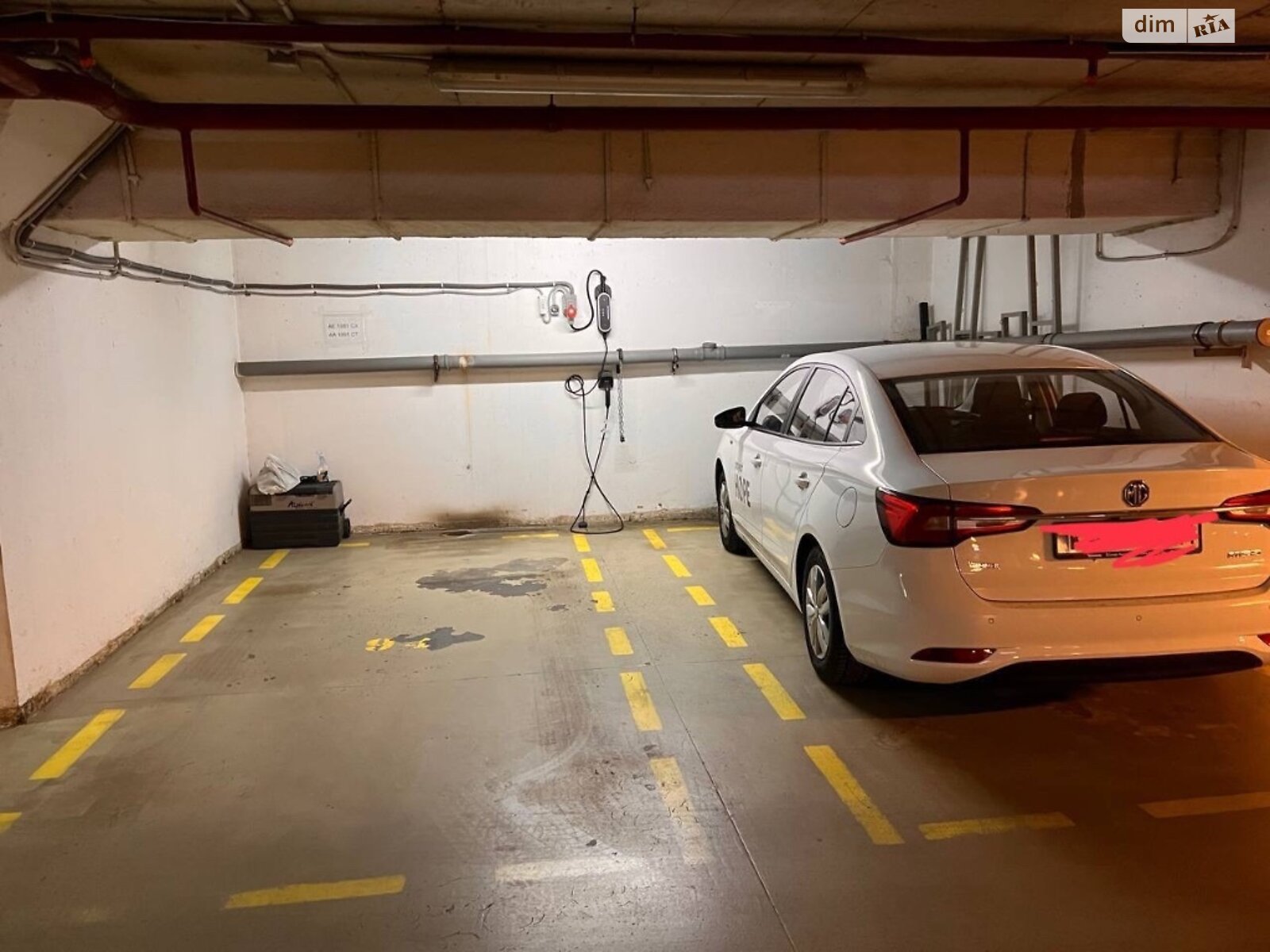 Место на подземном паркинге под легковое авто в Днепре, площадь 19 кв.м. фото 1