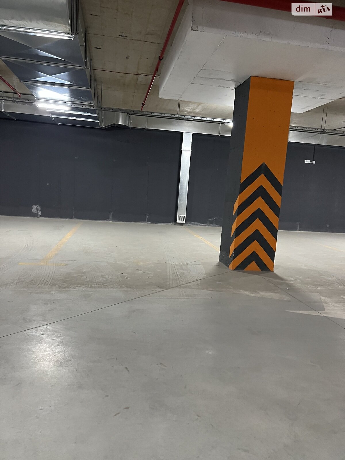 Место на подземном паркинге под легковое авто в Ивано-Франковске, площадь 14 кв.м. фото 1