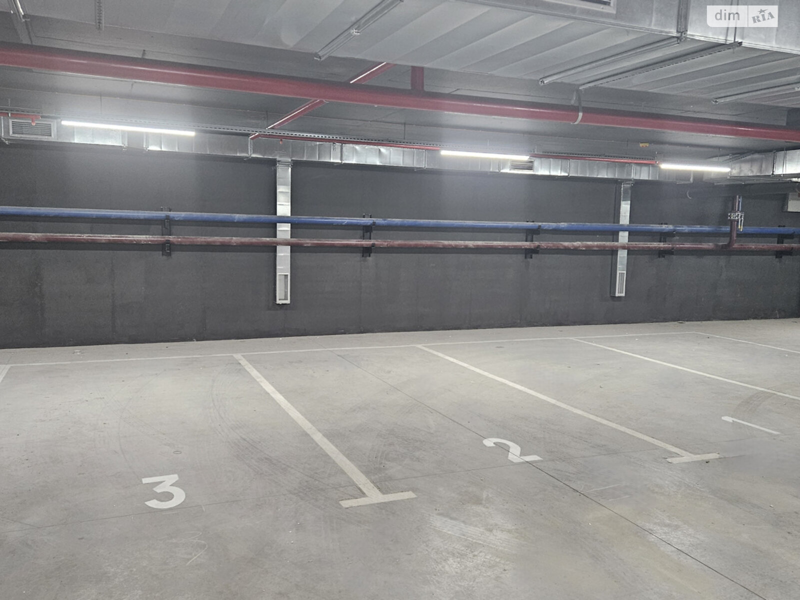 Место на подземном паркинге под легковое авто в Ивано-Франковске, площадь 15 кв.м. фото 1 Место на подземном паркинге под легковое авто в Ивано-Франковске, площадь 15 кв.м. фото 1
