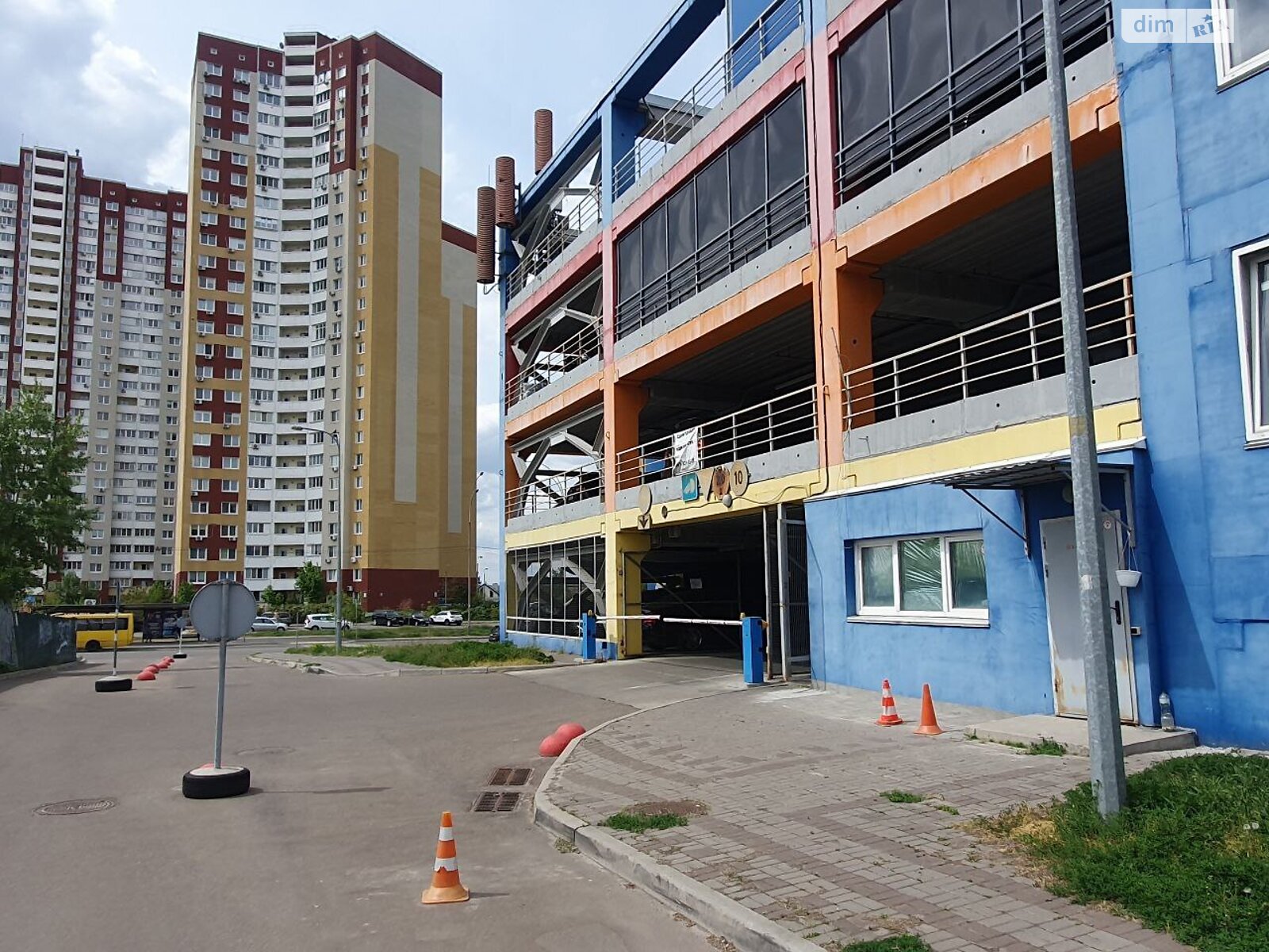 Місце на підземному паркінгу під легкове авто в Києві, площа 15 кв.м. фото 1 Місце на підземному паркінгу під легкове авто в Києві, площа 15 кв.м. фото 1