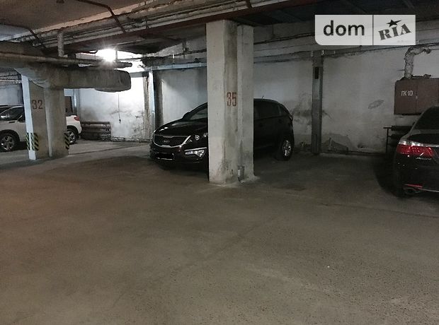 Место на подземном паркинге под легковое авто в Киеве, площадь 12 кв.м. фото 1 Место на подземном паркинге под легковое авто в Киеве, площадь 12 кв.м. фото 1