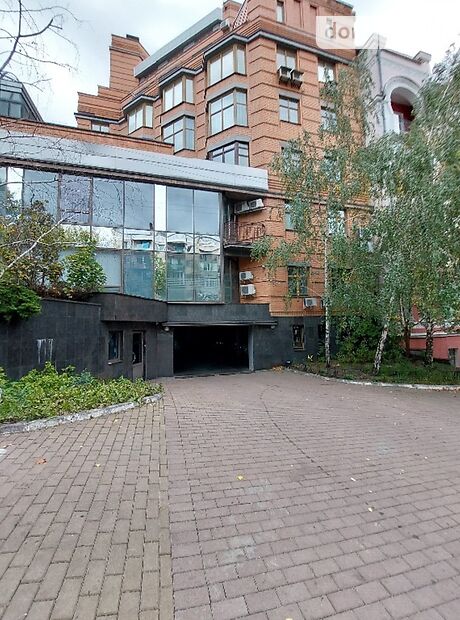 Место на подземном паркинге под легковое авто в Киеве, площадь 20 кв.м. фото 1 Место на подземном паркинге под легковое авто в Киеве, площадь 20 кв.м. фото 1