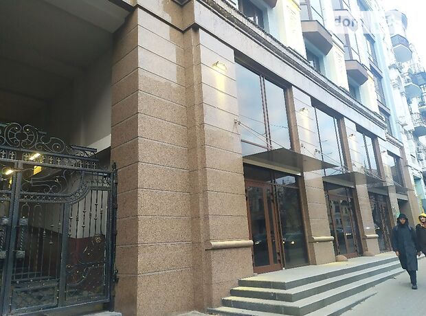 Место на подземном паркинге под легковое авто в Киеве, площадь 20 кв.м. фото 1 Место на подземном паркинге под легковое авто в Киеве, площадь 20 кв.м. фото 1
