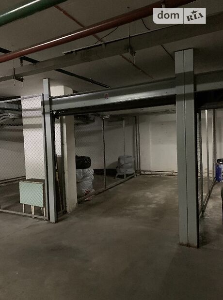 Место на подземном паркинге под легковое авто в Киеве, площадь 15 кв.м. фото 1 Место на подземном паркинге под легковое авто в Киеве, площадь 15 кв.м. фото 1