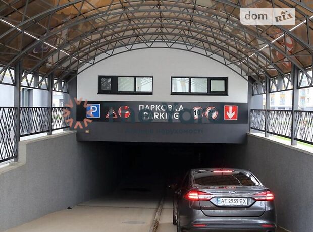 Место на подземном паркинге под легковое авто в Киеве, площадь 20 кв.м. фото 1