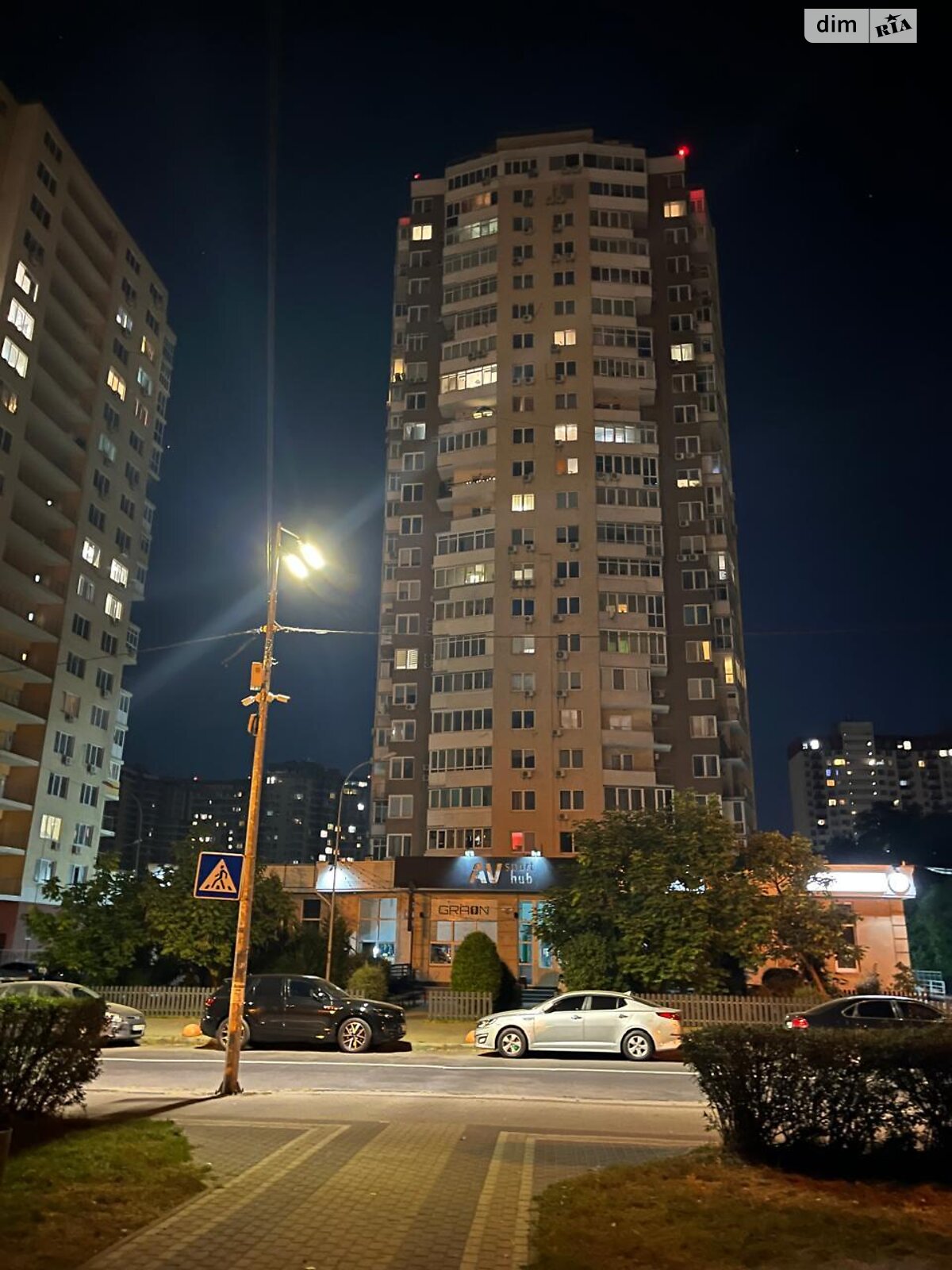 Місце на підземному паркінгу під легкове авто в Києві, площа 10 кв.м. фото 1