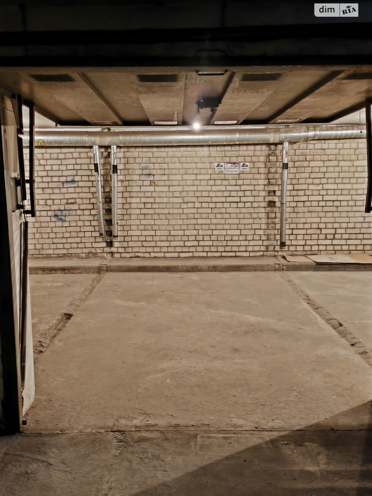 Место на подземном паркинге под легковое авто в Киеве, площадь 16.2 кв.м. фото 1 Место на подземном паркинге под легковое авто в Киеве, площадь 16.2 кв.м. фото 1