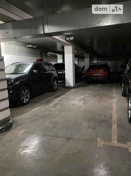 Место на подземном паркинге под легковое авто в Киеве, площадь 15 кв.м. фото 1 Место на подземном паркинге под легковое авто в Киеве, площадь 15 кв.м. фото 1