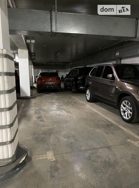 Место на подземном паркинге под легковое авто в Киеве, площадь 15 кв.м. фото 1 Место на подземном паркинге под легковое авто в Киеве, площадь 15 кв.м. фото 1