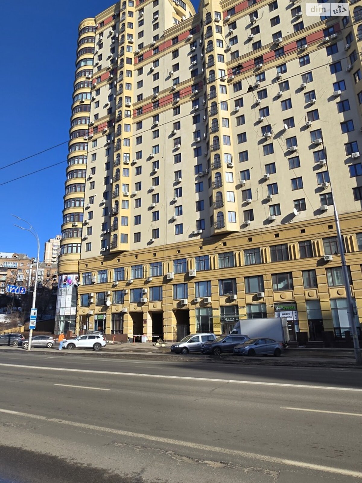 Место на подземном паркинге под легковое авто в Киеве, площадь 16.7 кв.м. фото 1 Место на подземном паркинге под легковое авто в Киеве, площадь 16.7 кв.м. фото 1