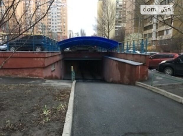 Место на подземном паркинге под легковое авто в Киеве, площадь 20 кв.м. фото 1 Место на подземном паркинге под легковое авто в Киеве, площадь 20 кв.м. фото 1