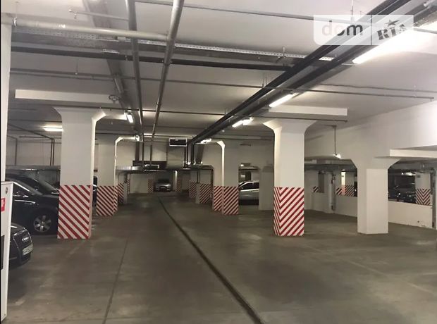 Место на подземном паркинге под легковое авто в Киеве, площадь 21 кв.м. фото 1 Место на подземном паркинге под легковое авто в Киеве, площадь 21 кв.м. фото 1