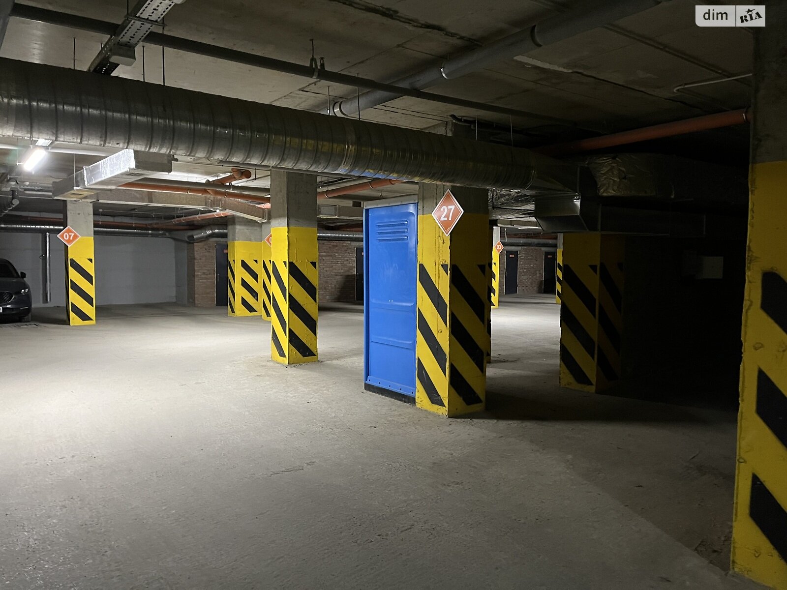 Место на подземном паркинге под легковое авто в Луцке, площадь 12.5 кв.м. фото 1