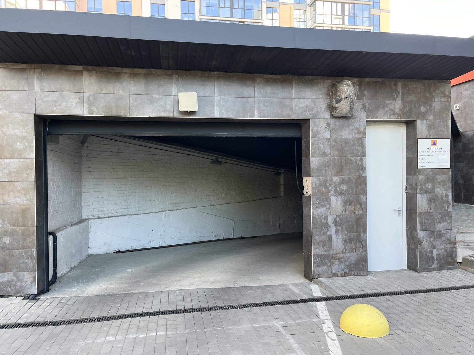 Місце на підземному паркінгу під легкове авто в Луцьку, площа 12.5 кв.м. фото 1