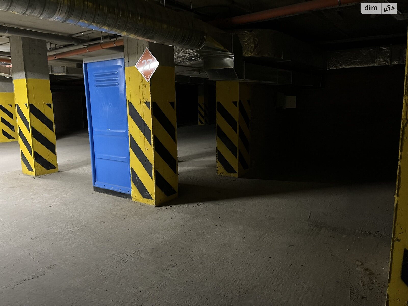 Місце на підземному паркінгу під легкове авто в Луцьку, площа 12.5 кв.м. фото 1