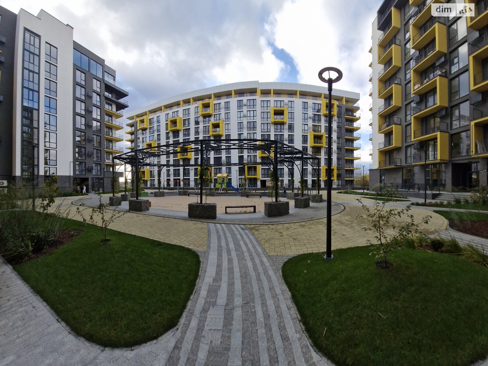 Место на подземном паркинге под легковое авто в Львове, площадь 12.5 кв.м. фото 1 Место на подземном паркинге под легковое авто в Львове, площадь 12.5 кв.м. фото 1