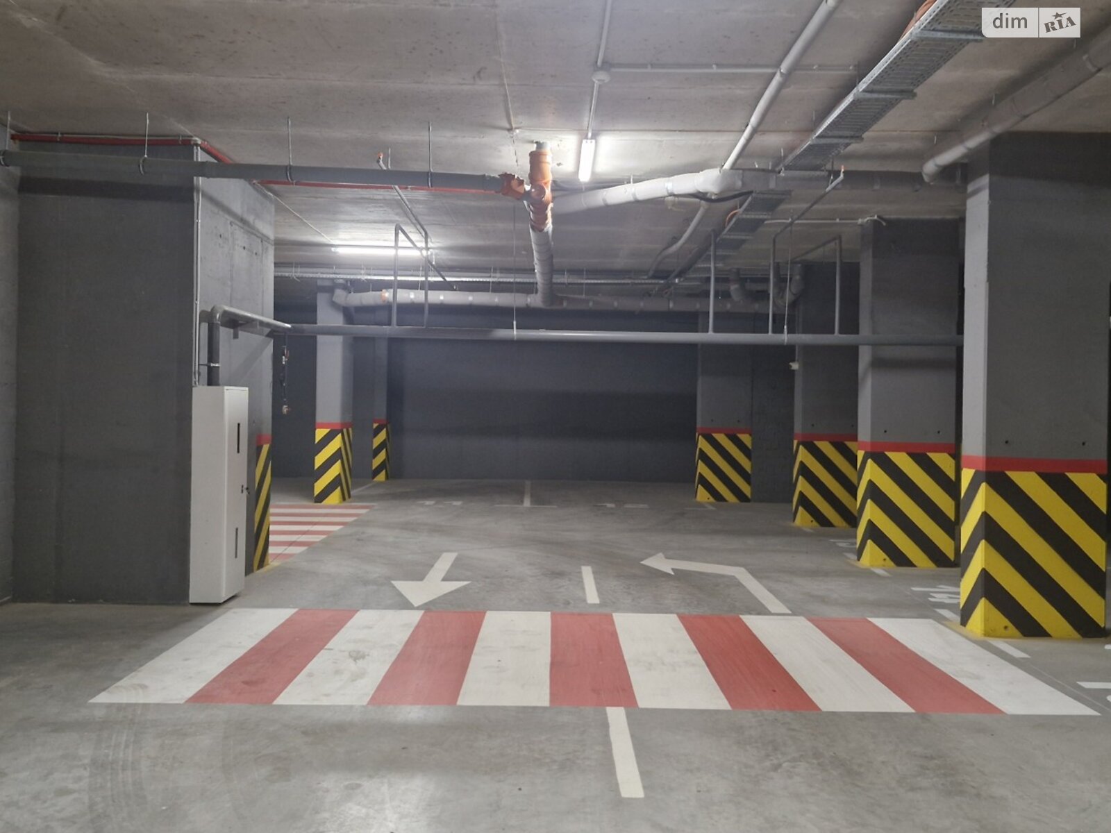 Место на подземном паркинге под легковое авто в Львове, площадь 12.5 кв.м. фото 1 Место на подземном паркинге под легковое авто в Львове, площадь 12.5 кв.м. фото 1