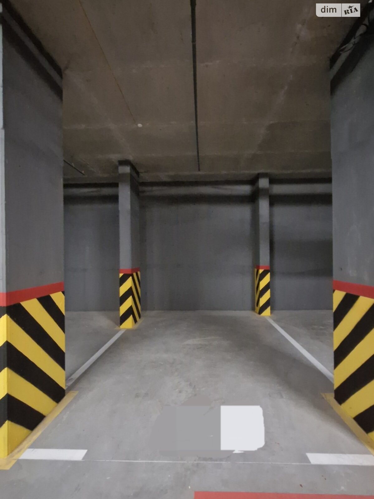 Место на подземном паркинге под легковое авто в Львове, площадь 12.5 кв.м. фото 1 Место на подземном паркинге под легковое авто в Львове, площадь 12.5 кв.м. фото 1