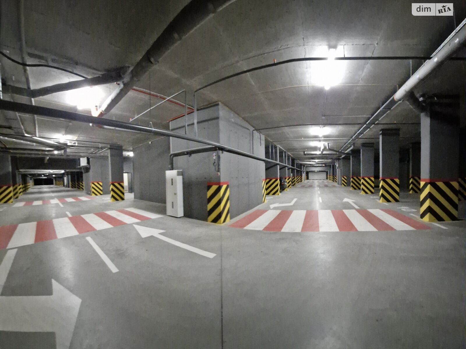 Место на подземном паркинге под легковое авто в Львове, площадь 12.5 кв.м. фото 1 Место на подземном паркинге под легковое авто в Львове, площадь 12.5 кв.м. фото 1