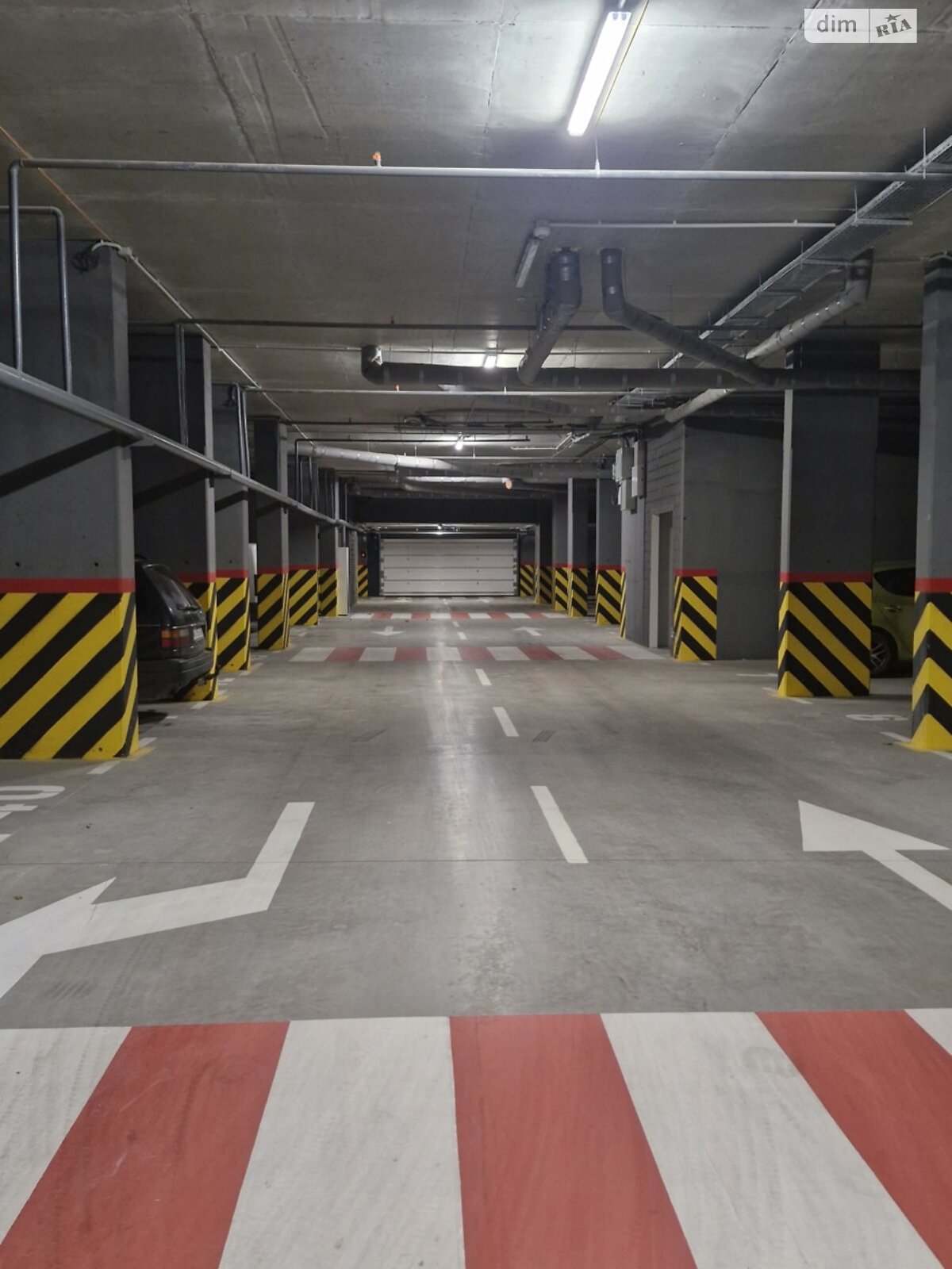 Место на подземном паркинге под легковое авто в Львове, площадь 12.5 кв.м. фото 1 Место на подземном паркинге под легковое авто в Львове, площадь 12.5 кв.м. фото 1