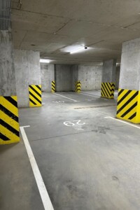 Место на подземном паркинге под легковое авто в Львове, площадь 22 кв.м. фото 2