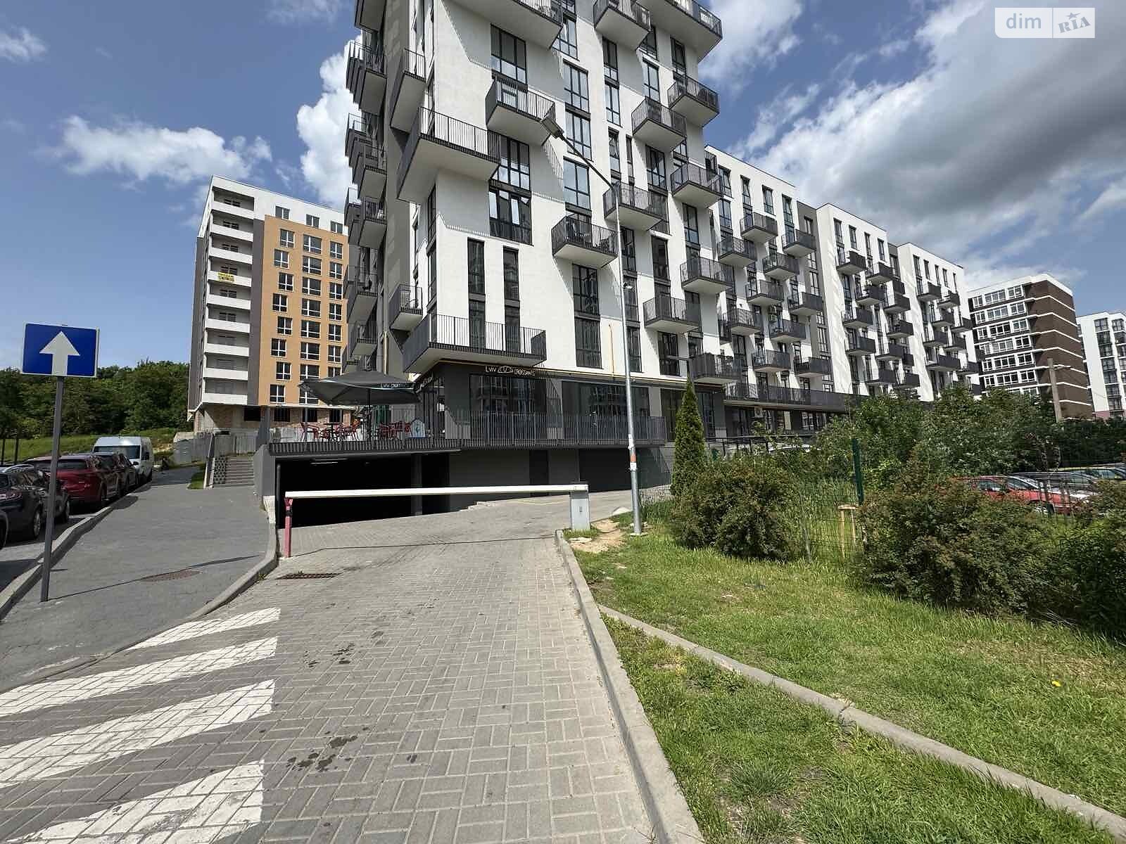 Место на подземном паркинге под легковое авто в Львове, площадь 19 кв.м. фото 1 Место на подземном паркинге под легковое авто в Львове, площадь 19 кв.м. фото 1