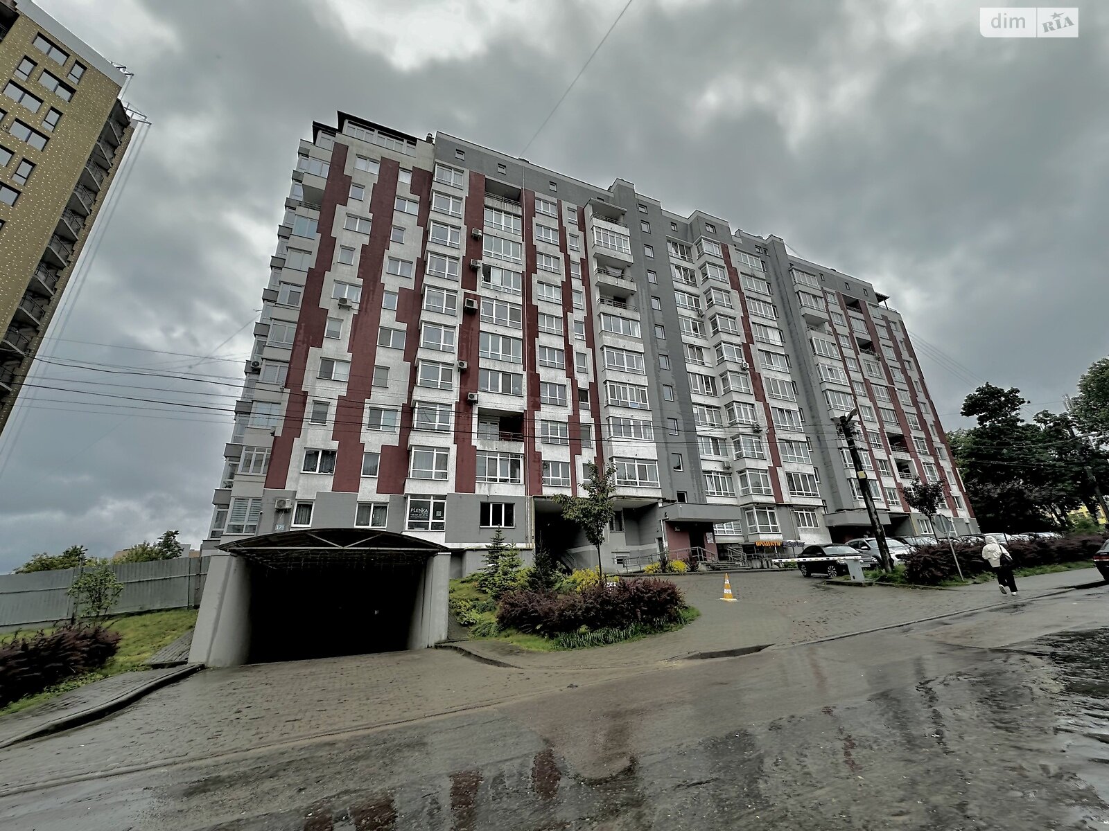Место на подземном паркинге под легковое авто в Львове, площадь 13.5 кв.м. фото 1 Место на подземном паркинге под легковое авто в Львове, площадь 13.5 кв.м. фото 1