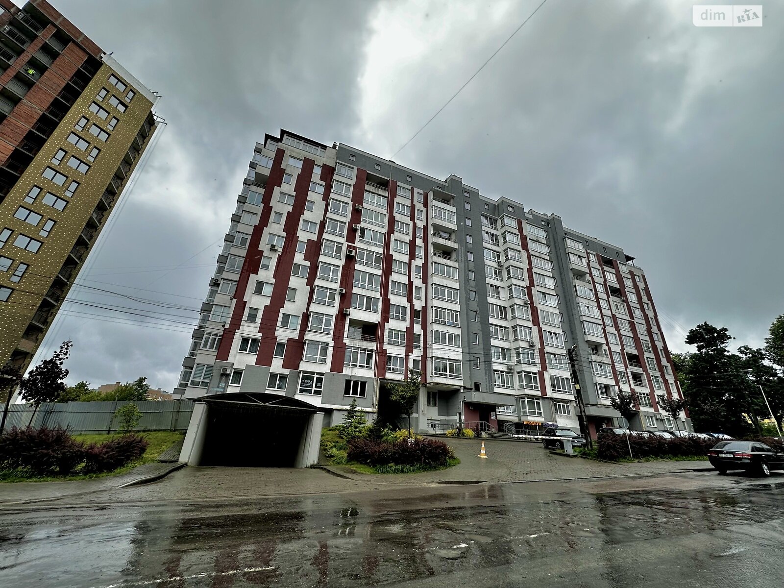 Место на подземном паркинге под легковое авто в Львове, площадь 13.5 кв.м. фото 1 Место на подземном паркинге под легковое авто в Львове, площадь 13.5 кв.м. фото 1