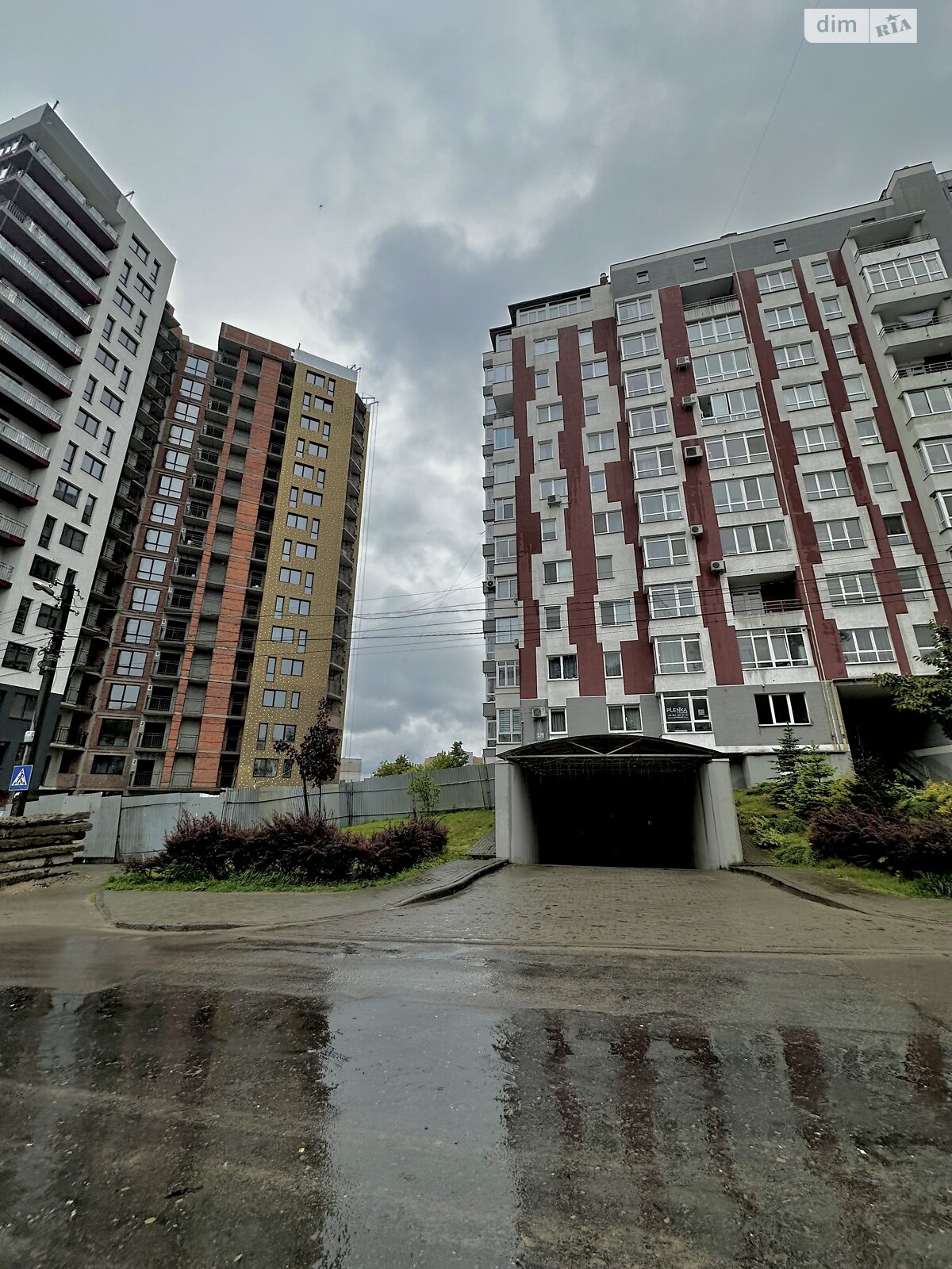 Место на подземном паркинге под легковое авто в Львове, площадь 13.5 кв.м. фото 1 Место на подземном паркинге под легковое авто в Львове, площадь 13.5 кв.м. фото 1