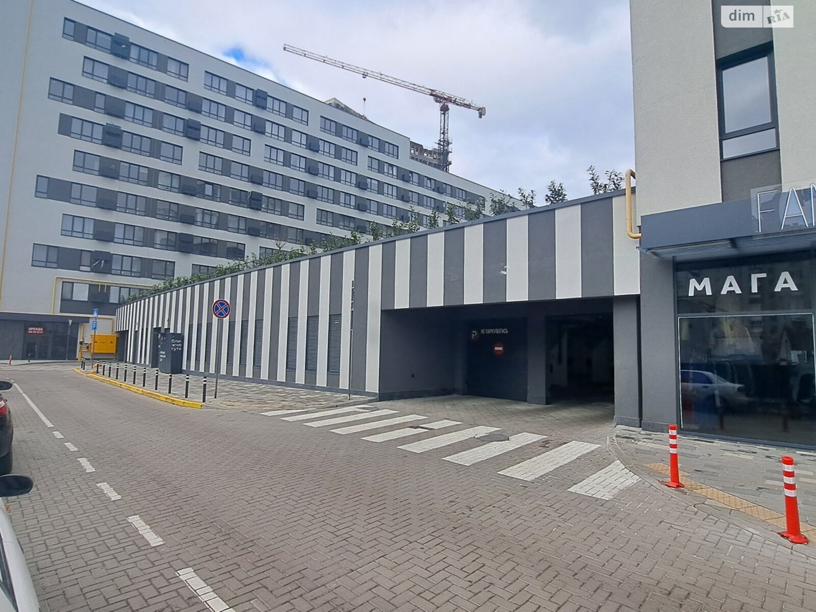 Місце на підземному паркінгу під легкове авто в Львові, площа 13.5 кв.м. фото 1 Місце на підземному паркінгу під легкове авто в Львові, площа 13.5 кв.м. фото 1