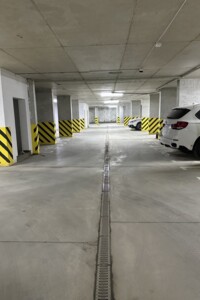 Место на подземном паркинге под легковое авто в Львове, площадь 13 кв.м. фото 2