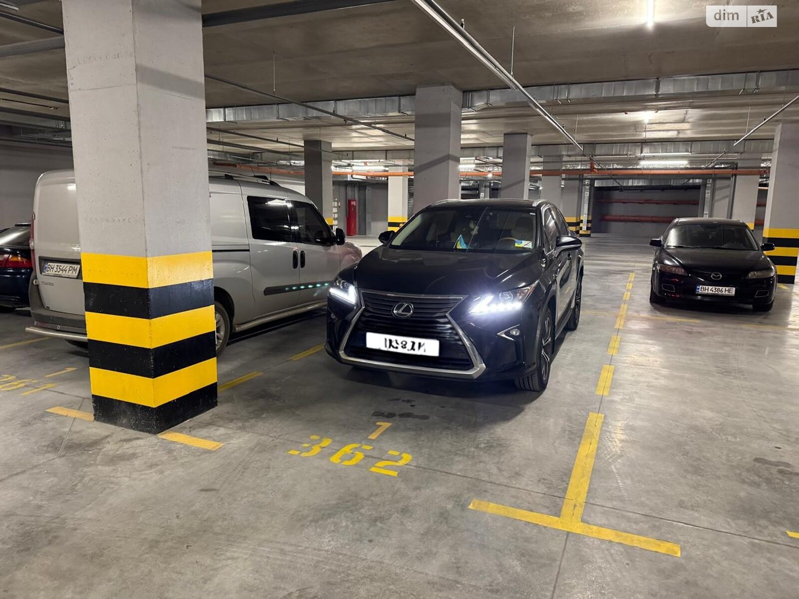 Місце на підземному паркінгу під легкове авто в Одесі, площа 18 кв.м. фото 1 Місце на підземному паркінгу під легкове авто в Одесі, площа 18 кв.м. фото 1