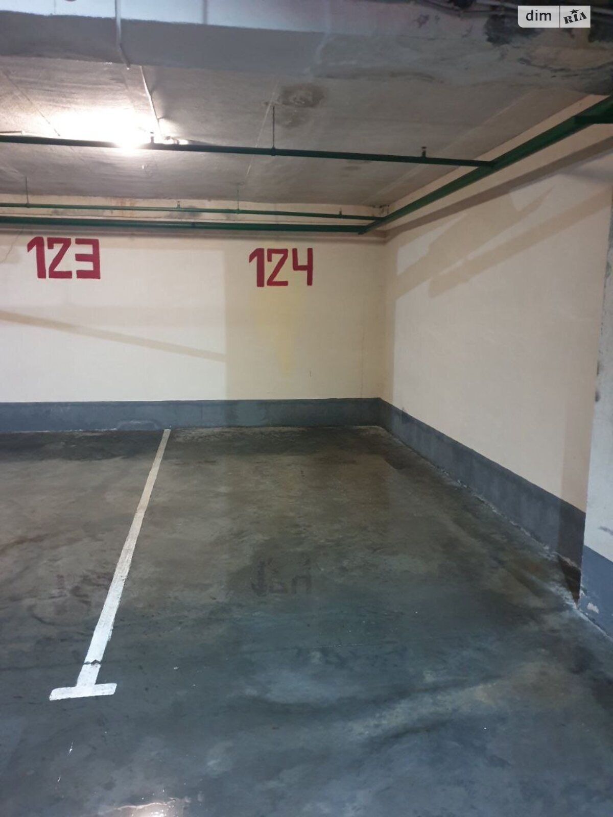 Место на подземном паркинге под легковое авто в Одессе, площадь 15 кв.м. фото 1