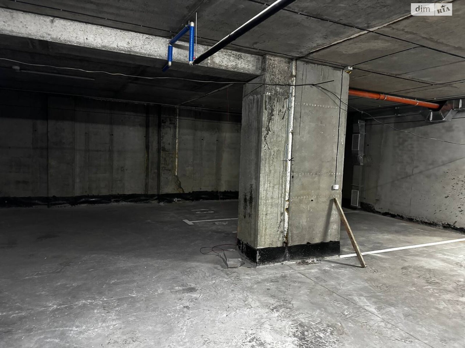 Місце на підземному паркінгу під легкове авто в Тернополі, площа 35 кв.м. фото 1