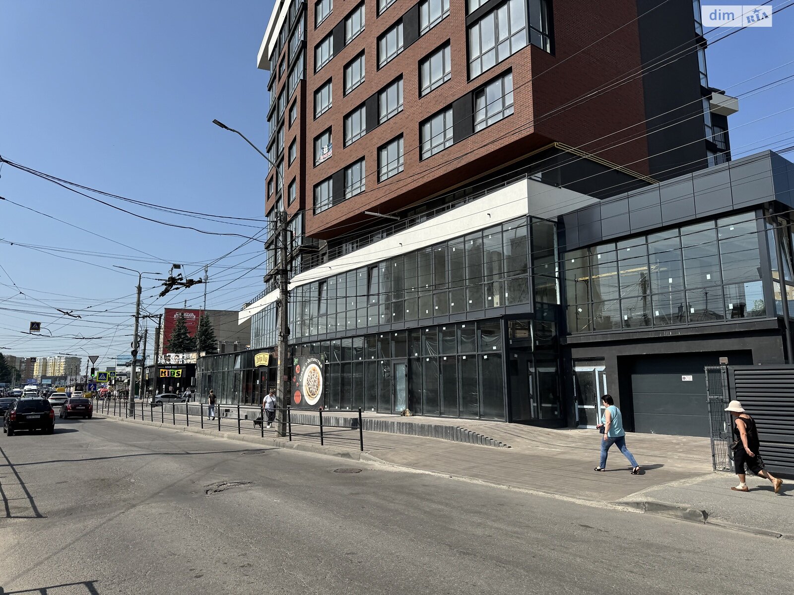 Место на подземном паркинге универсальный в Тернополе, площадь 21 кв.м. фото 1 Место на подземном паркинге универсальный в Тернополе, площадь 21 кв.м. фото 1