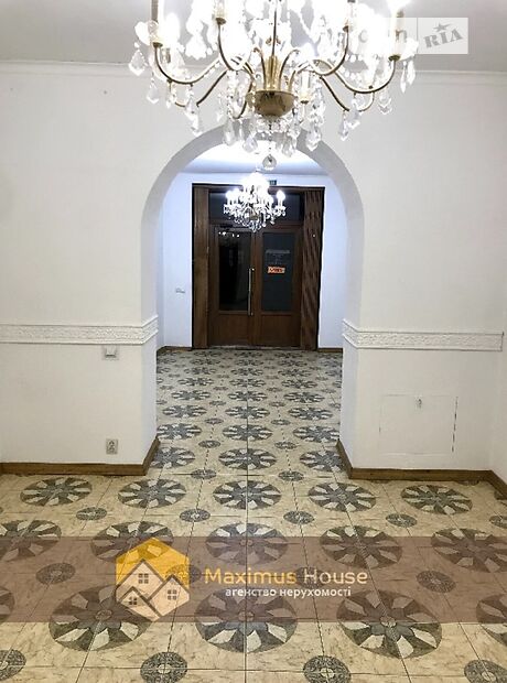 Помещение свободного назначения в Черновцах, сдам в аренду по Главная улица, район Центр, цена: 11 236 грн за объект фото 1 Помещение свободного назначения в Черновцах, сдам в аренду по Главная улица, район Центр, цена: 11 236 грн за объект фото 1
